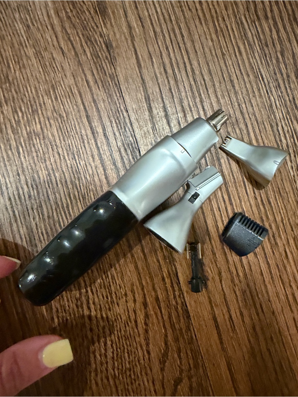 Wahl Ear, Nose & Brow Groomer - Picture 4 of 4